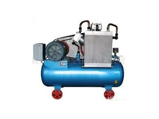 無(wu)油潤滑(hua)空壓機(ji)