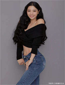 《挪威的森林截了一段小视频4分钟爱奇艺-坐到桌上腿张开H》